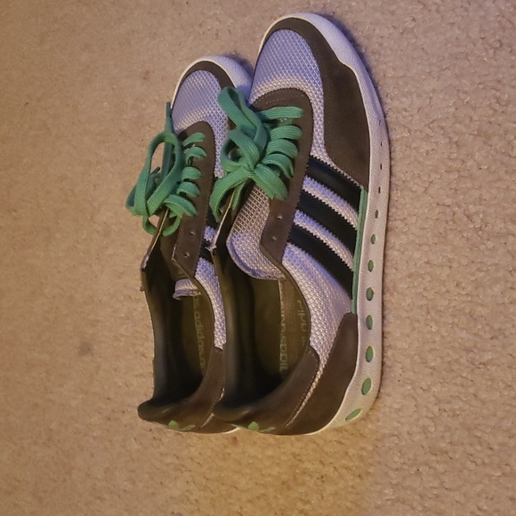 Adidas Low - Picture 3 of 4
